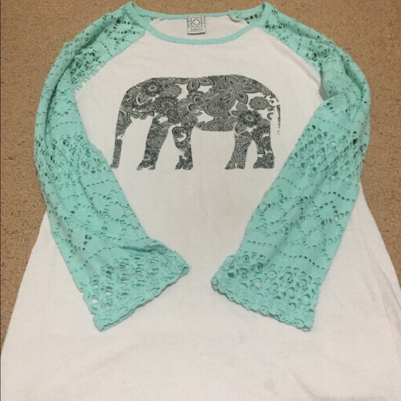 cutout shirt - Picture 1 of 3